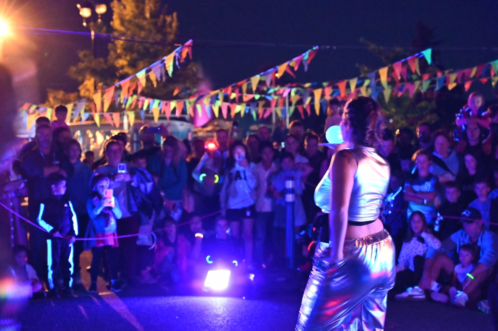 spectacle lumineux de cirque